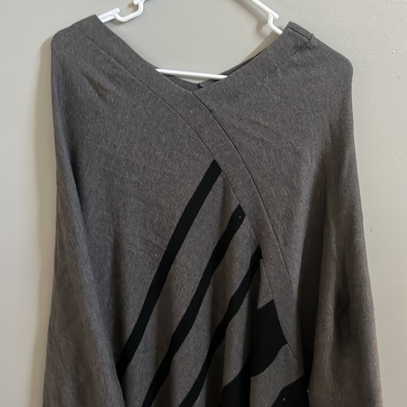 The Limited black and gray poncho top - Picture 6 of 6